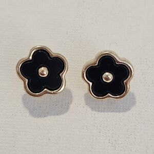 Clover floral dainty black and gold stud earrings